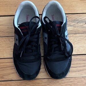 Saucony Jazz Black and Gray Athletic Shoes